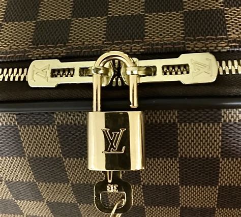 louis vuitton speedy lock